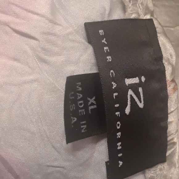 iz Byer California Halter Top Floral design - Picture 7 of 7